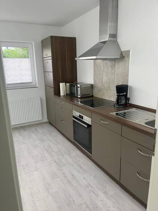 Apartamento Reihenhaus In Ruhiger Lage Pinneberg Exterior foto